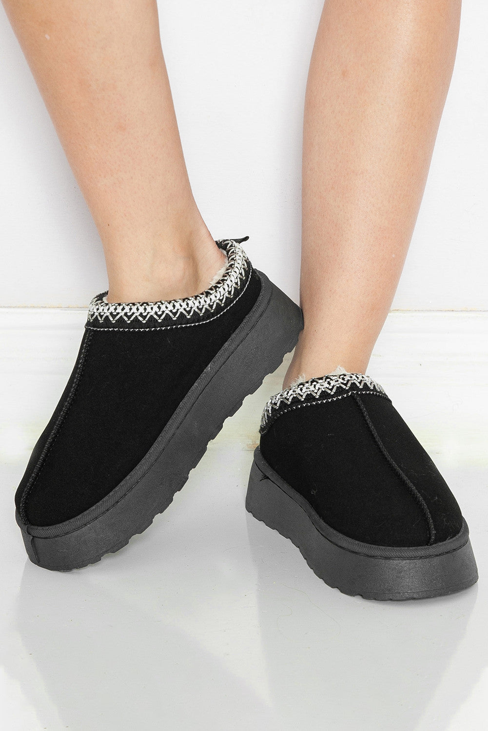 Viral Faux Fur Suede Platform Slides | Black